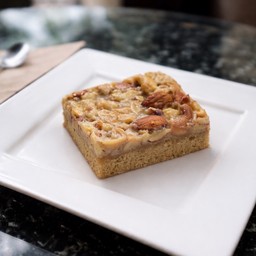Almond Toffee cake ท๊อฟฟี่เค้ก