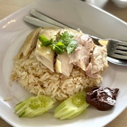 ข้าวมันไก่โกคิว ปตท. สะพานพระราม 5 (ขาเข้า)