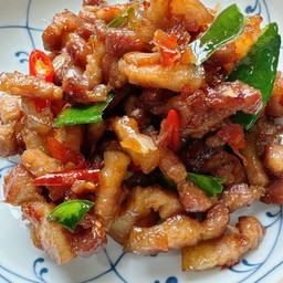 ข้าวหน้าหมูสามชั้นผัดกะปิ