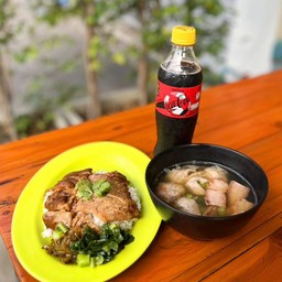 ข้าวขาหมู+เกี๊ยวน้ำ+น้ำอัดลม