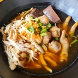 ข้าวมันไก่ & ก๋วยเตี๋ยวไก่มะระป๋าแว่น ปั้ม ปตทกาญจนาภิเษก-บางบอน
