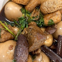 ไข่พะโล้(ไข่ไก่2ฟองหมูเต้าหู้)