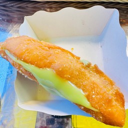 ปาท่องโก๋ใส้สังขยาใบเตย1ชิ้น