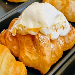 vanilla croissant