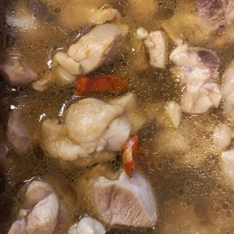 ไก่ต้มขมิ้น