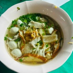 ก๋วยเตี๋ยวหมู่บ้านบึงเจ้าเก่า ต้นตำรับ (นายบักหุน) ซอยธนาคารกรุงไทย