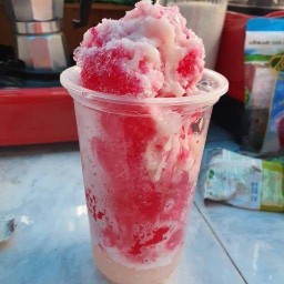 น้ำแข็งใสมันเชื่อมทับทิมกรอบเฉาก๊วยวุ้นมะพร้าวน้ำแดง