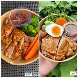 ข้าวไก่เผ็ด+ข้าวไก่อบน้ำจิ้มแจ่ว