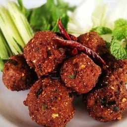 LOVI BKK โลวี่บีเคเค