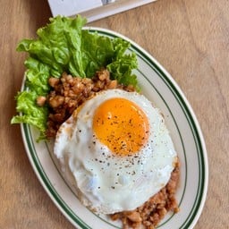 ฉายโต๊ะเต็ม