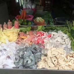 ตุ๊กกี้ยำแซ่บ