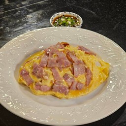 ข้าวไข่ข้นเบคอน จิ้มแจ่ว