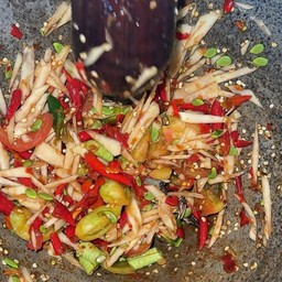 ส้มตำ รอบดึก ยายตี้ส้มตำรอบดึก