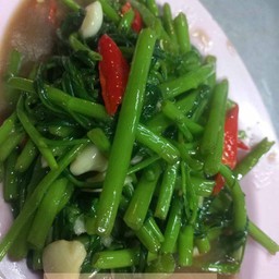 ผัดผักบุ้งไฟแดง