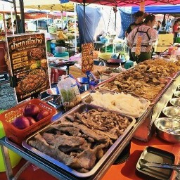 แซ่บยกขีด halal food Saep yok khit