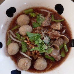 ก๋วยเตี๋ยวหมูตุ๋น