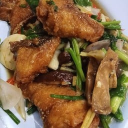 ปลาช่อนผัดขึ้นฉ่าย