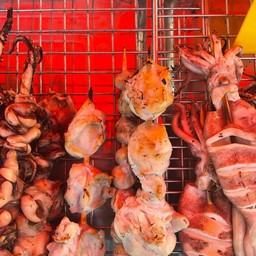 กุ้งย่างหมึกย่างยาหยีอี๋ใหญ่