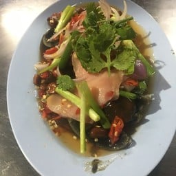 ยำไข่เยี่ยวม้า
