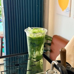 Coconut matcha มัทฉะมะพร้าว