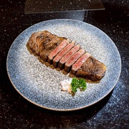 LMG2. Striploin, Dry-aged Japanese Wagyu A4 สเต๊กสันนอกญี่ปุ่นวากิวดรายเอจเกรด A4