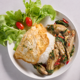 .ข้าวกะเพรา ไก่ย่าง ไข่เจียว.
