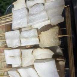 หมาล่าหน้าโรงเรียน (ฮาลาล)