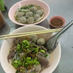 ก๋วยเตี๋ยวลูกชิ้นศรีย่าน เมืองทองธานี