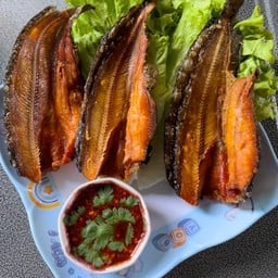 หมูทอด รสเด็ด เผ็ดมัน