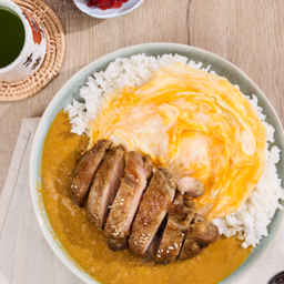 .แกงกะหรี่ญี่ปุ่น ไก่ย่าง ไข่นุ่ม.