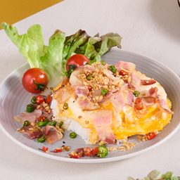 .ข้าวไข่นุ่ม เบค่อนพริกเกลือ.