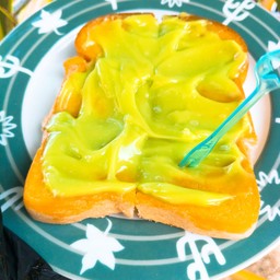 ปังปิ้งเนยสังขยาใบเตย