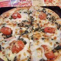 พิชซ่าอิ่มจัง ถนนคนเดิน