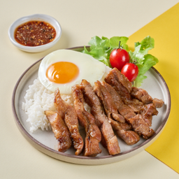 .หมูย่างจิ้มแจ่ว ไข่ดาว.