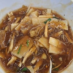 เฮียโส่ย กระเพราปลาเยาวราช โลตัส บางปู