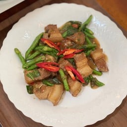 สามชั้นผัดกะปิ (กับข้าว)