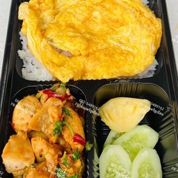ข้าวกระเพราไก่+ไข่เจียว