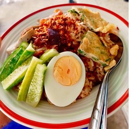 ข้าวคลุกน้ำพริกเผาหมู