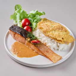 .ข้าวปลาแซลมอน ฉู่ฉี่ ไข่เจียว.