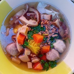 ก๋วยเตี๋ยวน้ำใสเส้นใหญ่