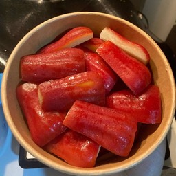 ชมพู่ หวานกรอบ