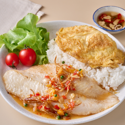 .ข้าวปลาดอลลี่ผัดฉ่า ไข่เจียว.