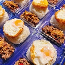 กะเพราเศรษฐี 20 บาท(รับทำข้าวกล่องราคาส่ง) สาขา 3