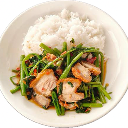 ผัดผักบุ้งหมูกรอบราดข้าว