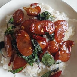 ข้าว+กระเพราไก่เชียงล้วน