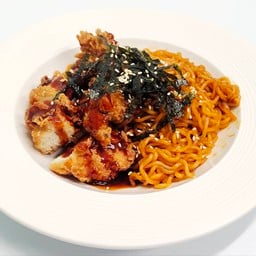 ครัวบ้านอุ๊ย(Auii's Kitchen) ตลาดคอกวัว-สิงห์เคิ่ง