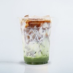 ชาเขียวมัทฉะเข้มข้น เอสเปรสโซ่เย็น  Matcha Espresso Ice