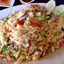 ป้าอ๊อด ข้าว น้ำชง ผลไม้