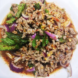 ลาบหมูรสจัดเปรี้ยวเผ็ด.แบบอีสาน