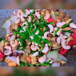 ไก่ผัดเม็ดมะม่วงหิมพานต์